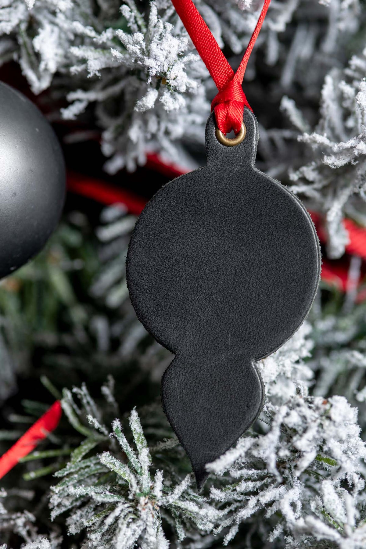 Lamp Shaped Ornament | Leather Ornament