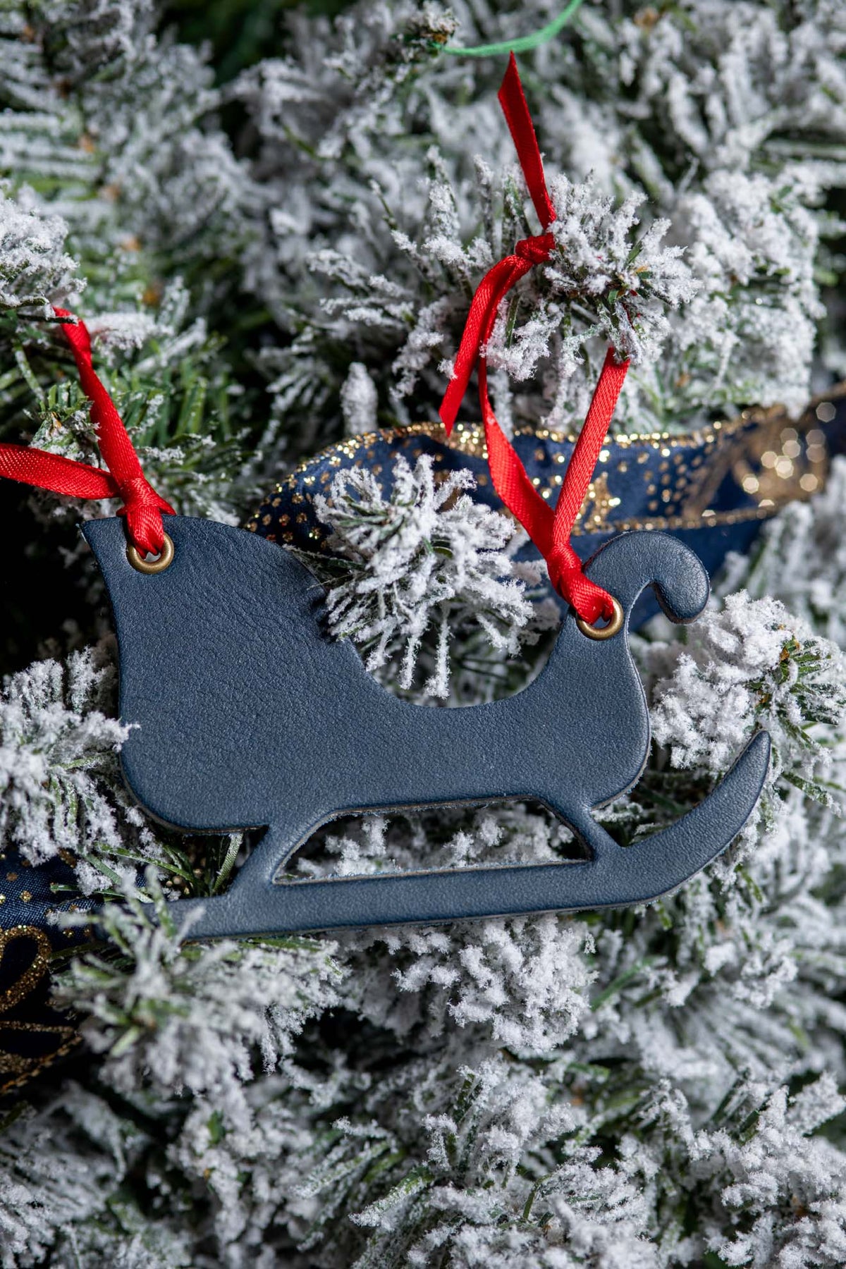 Santa&#39;s Sleigh | Leather Ornament