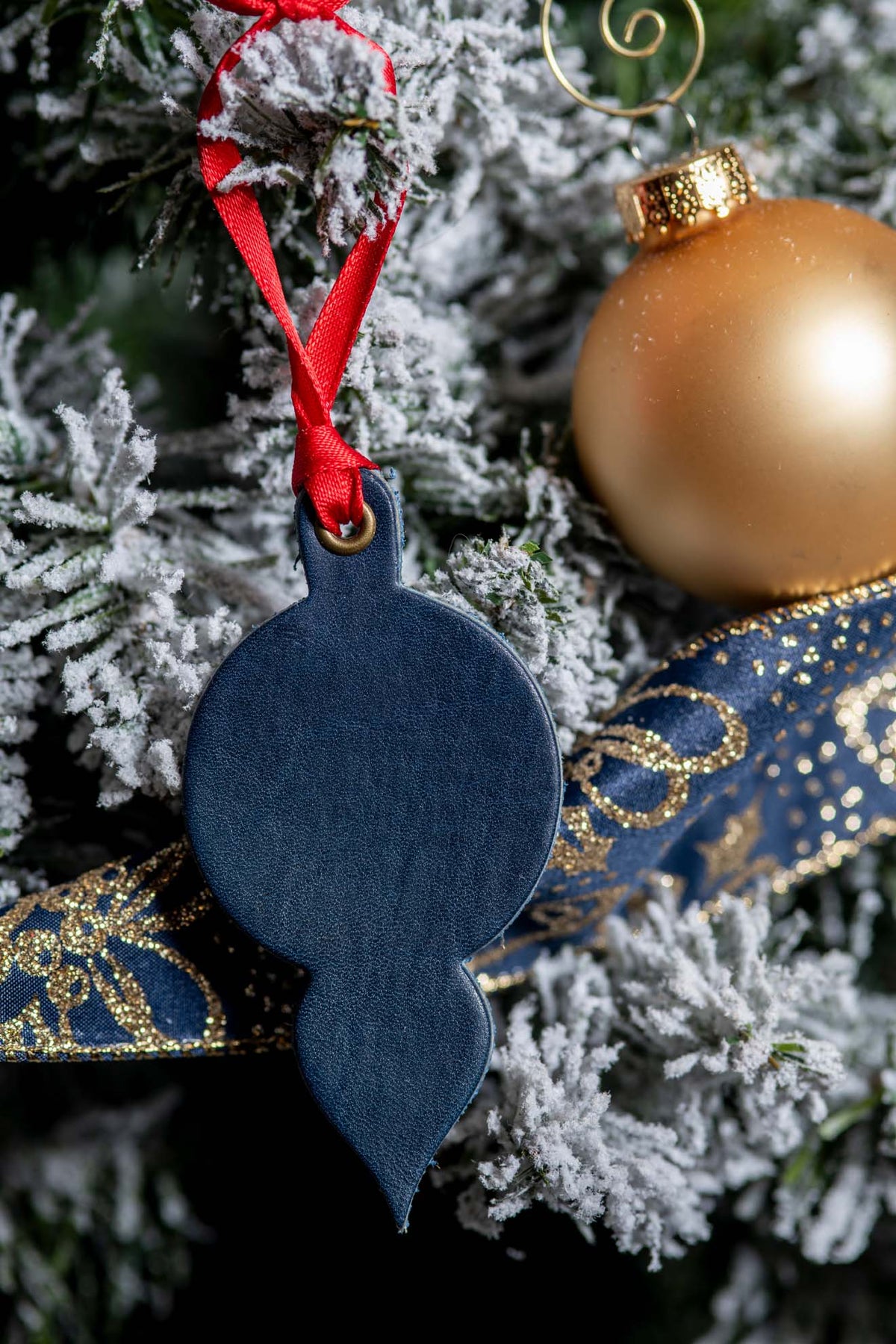 Lamp Shaped Ornament | Leather Ornament