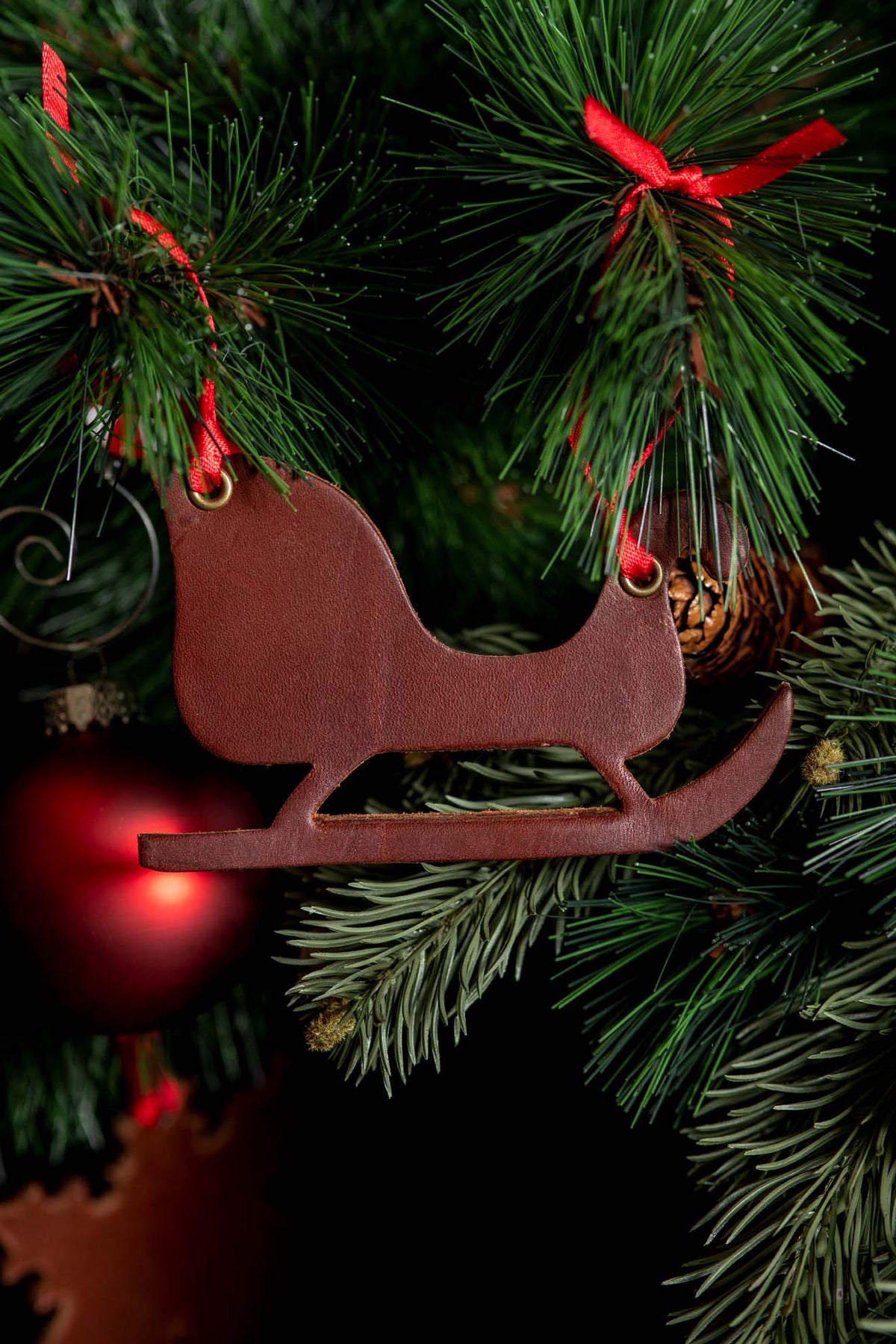 Santa&#39;s Sleigh | Leather Ornament