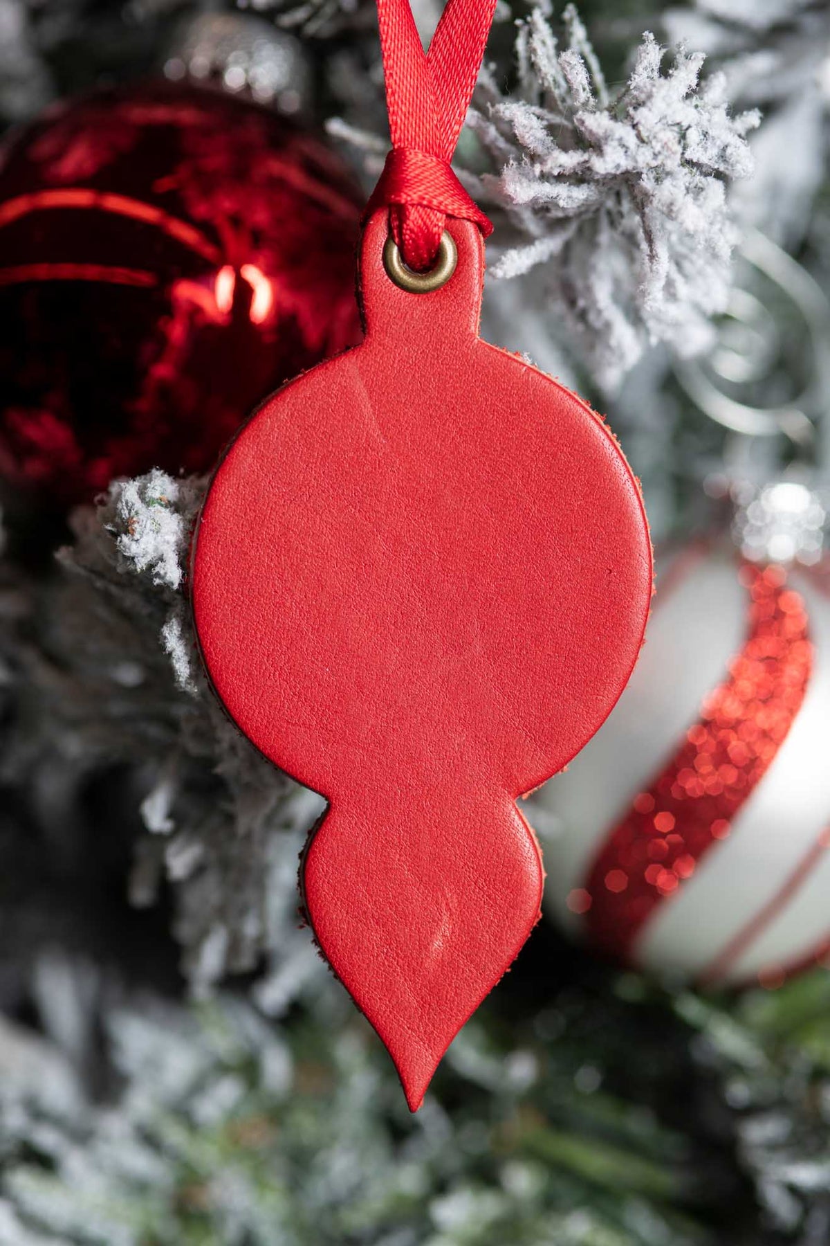 Lamp Shaped Ornament | Leather Ornament