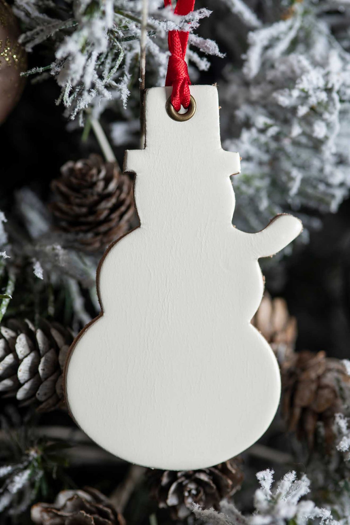 Frosty the Snowman | Leather Ornament