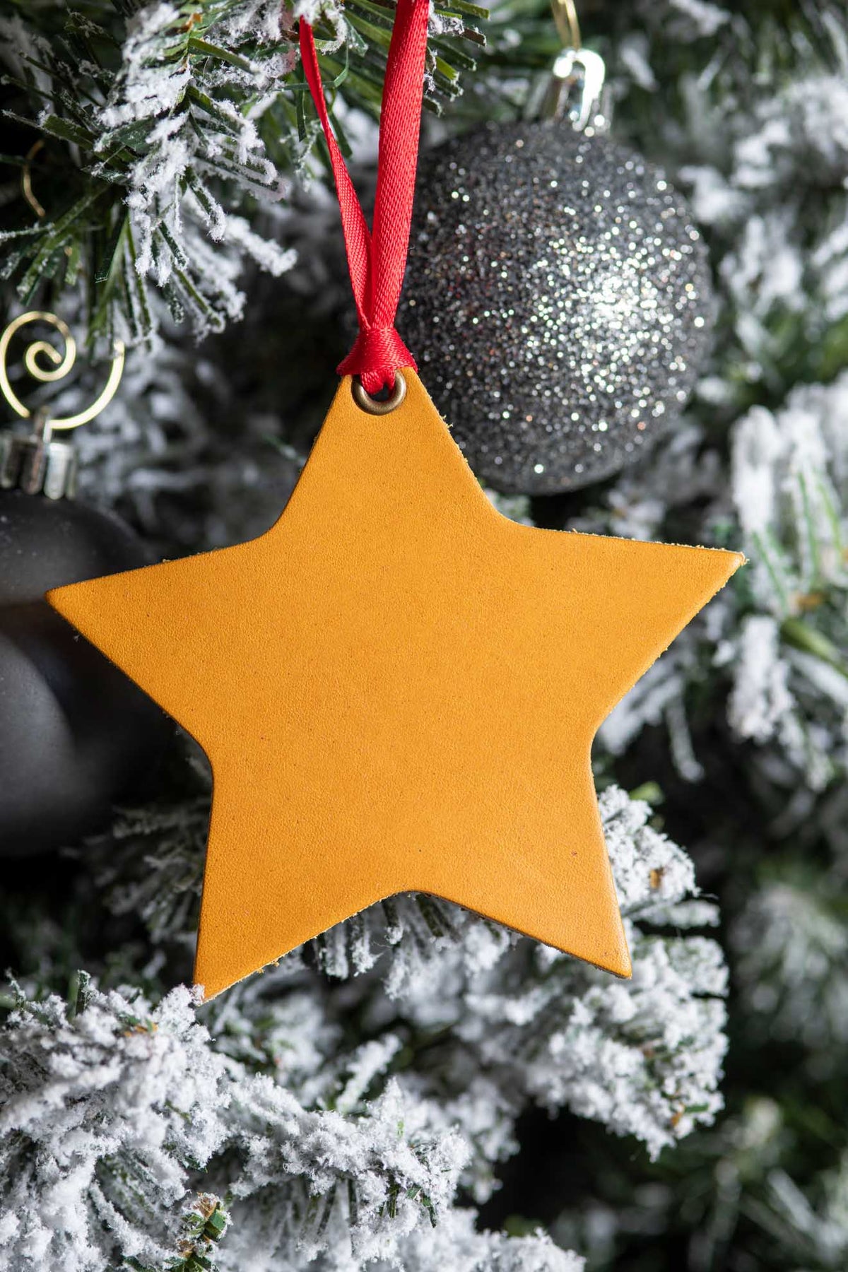 Nighttime Star | Leather Ornament