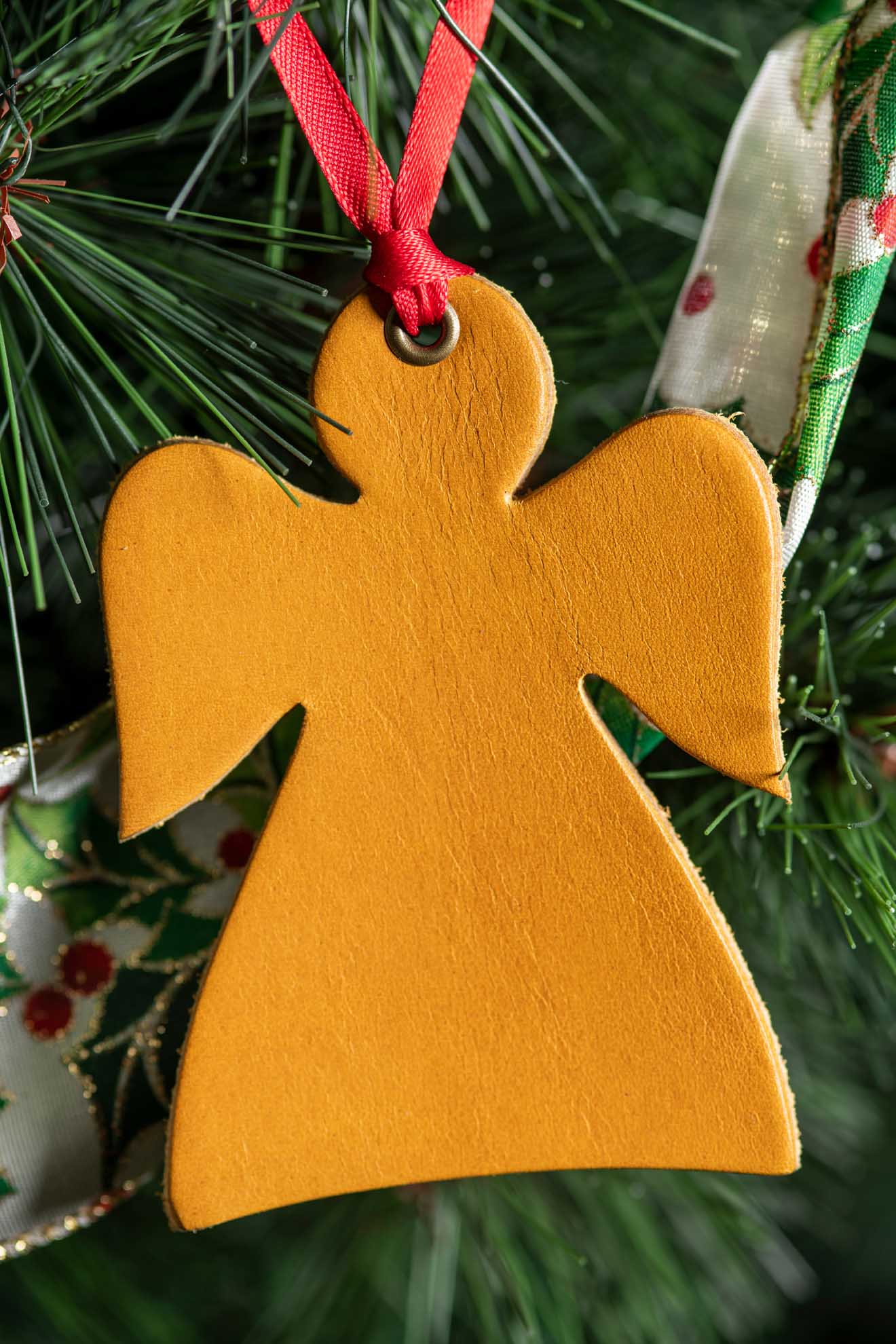 The Herald Angel | Leather Ornament