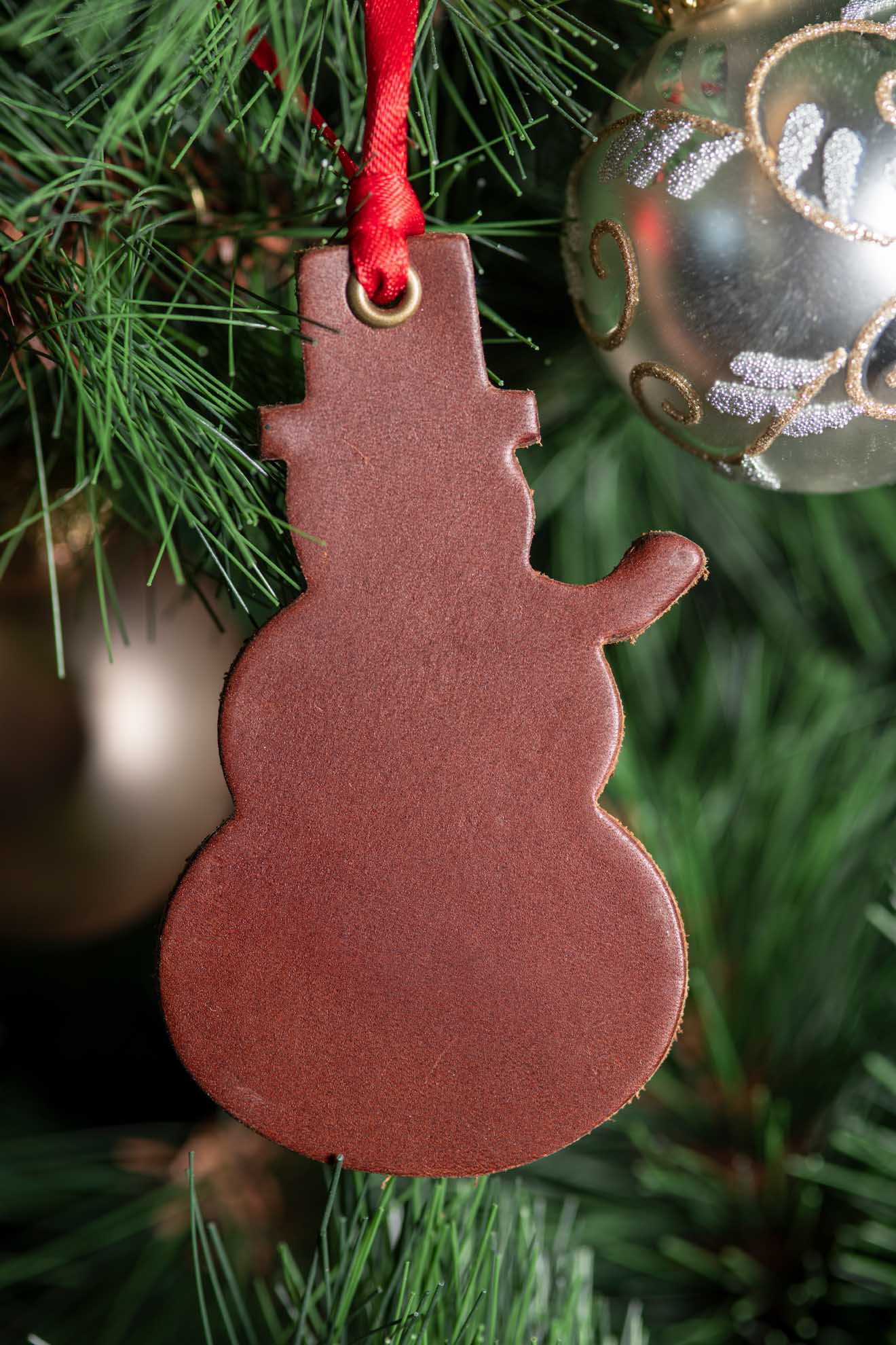 Frosty the Snowman | Leather Ornament