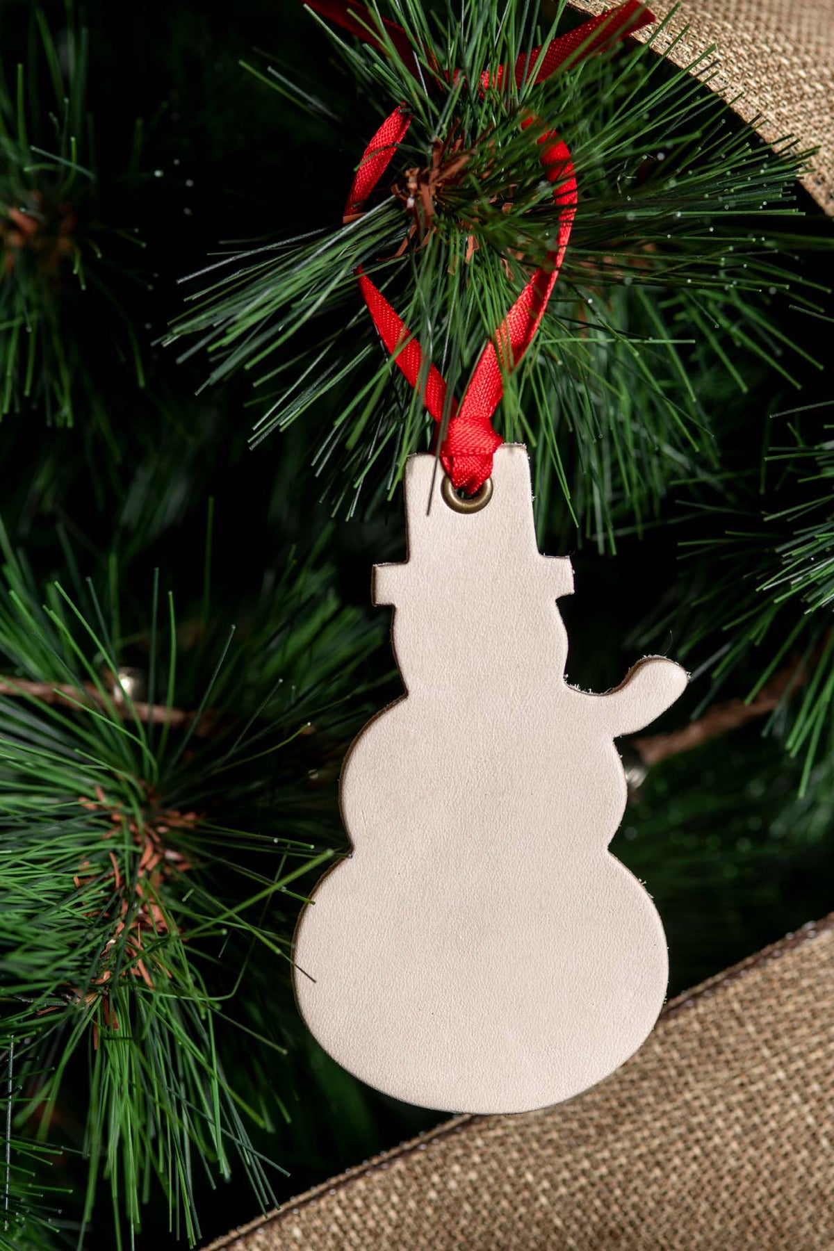 Frosty the Snowman | Leather Ornament