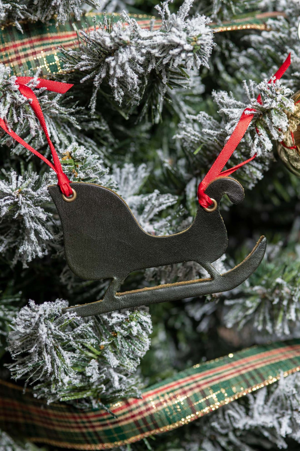 Santa&#39;s Sleigh | Leather Ornament
