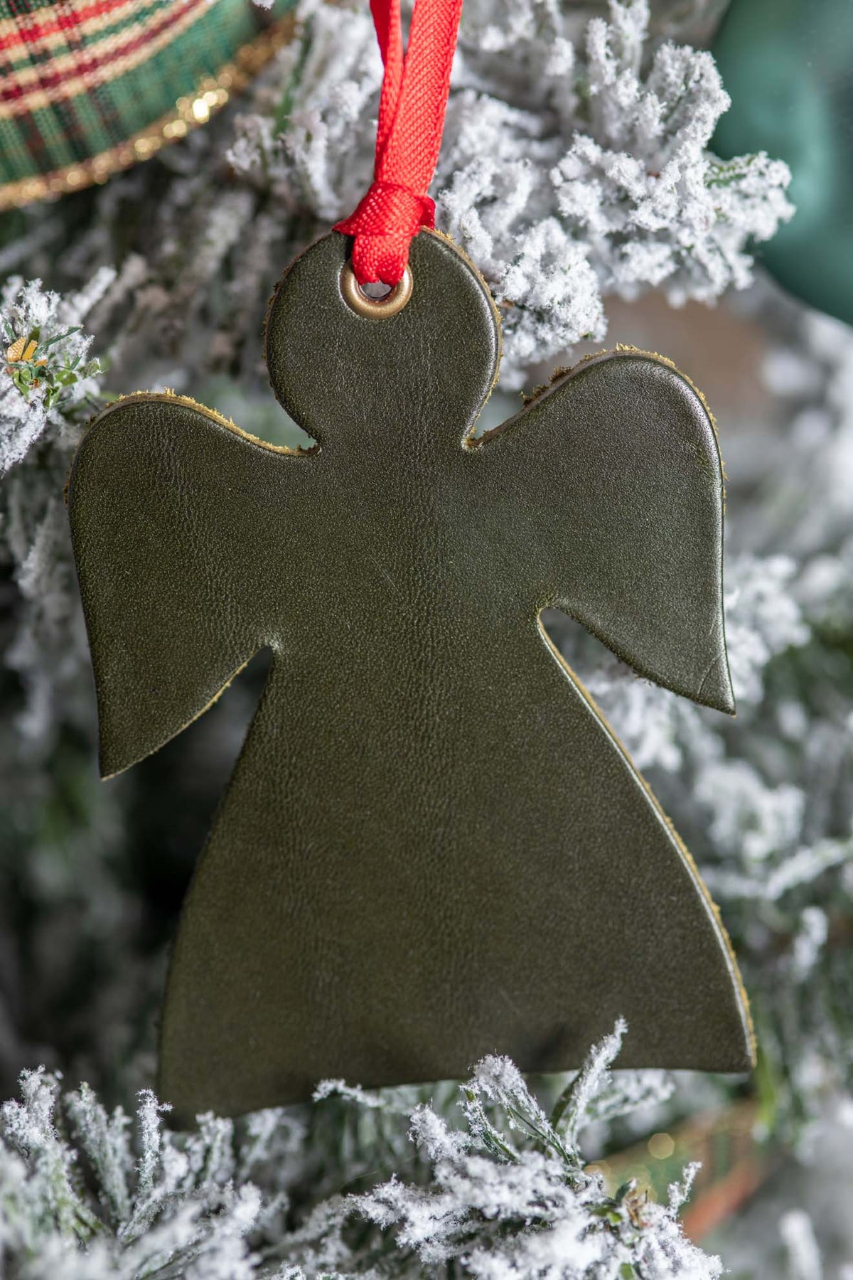The Herald Angel | Leather Ornament