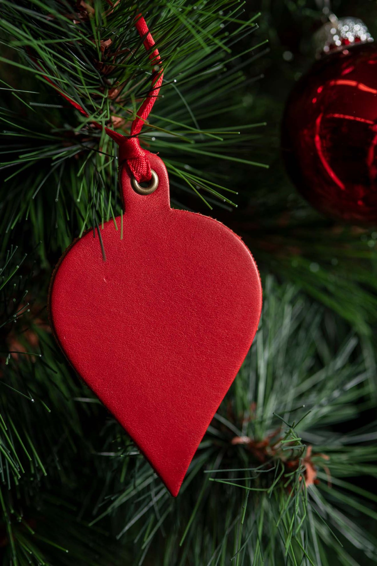 Teardrop Ornament | Leather Ornament