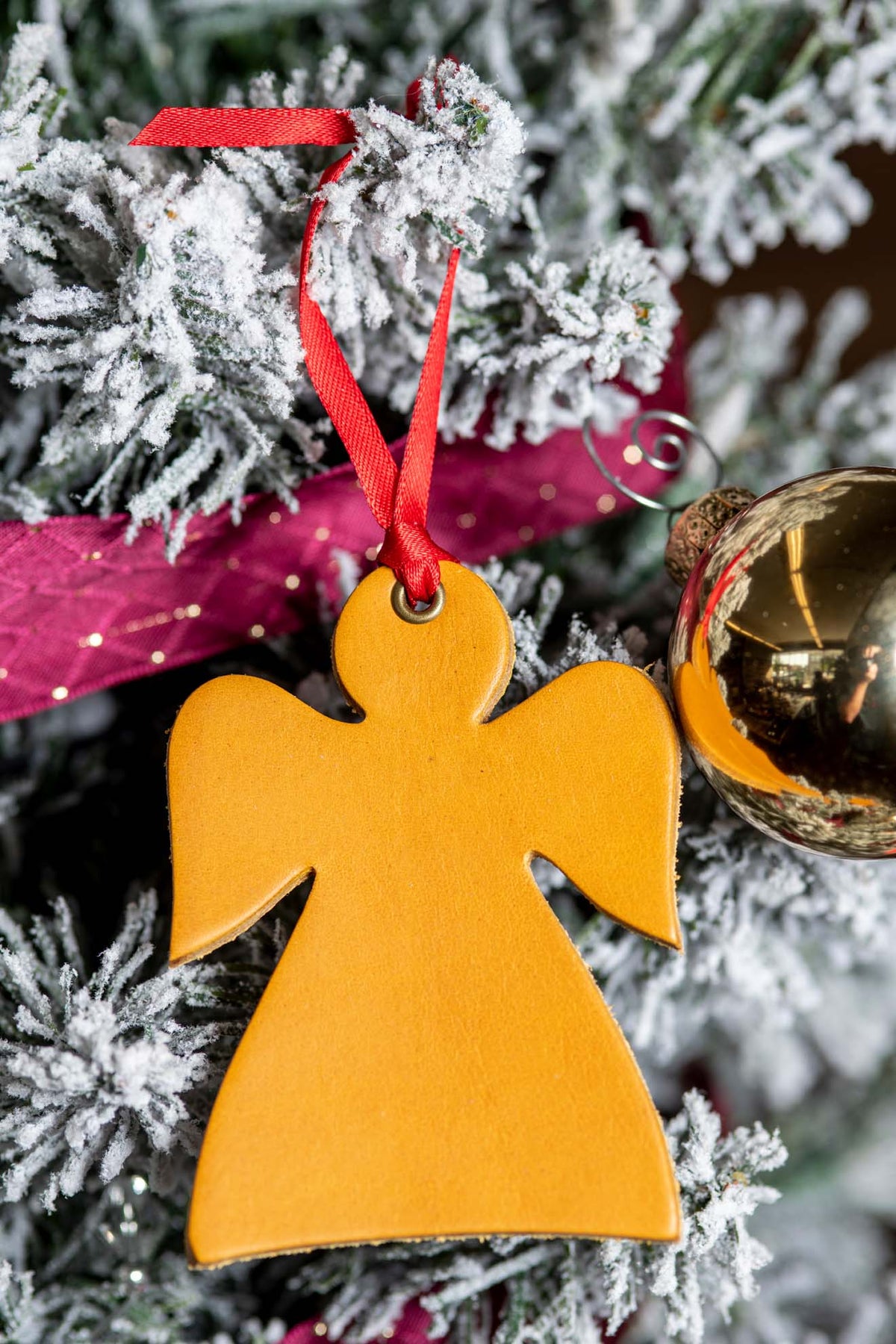 The Herald Angel | Leather Ornament
